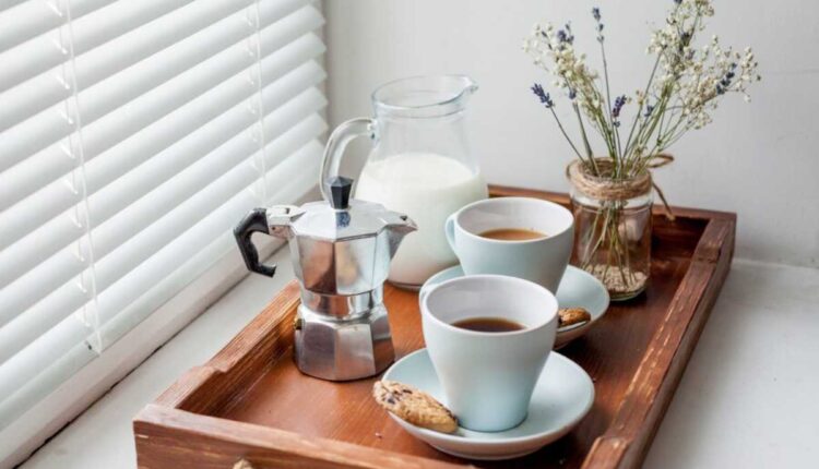Como criar um cantinho do café charmoso mesmo sem espaço