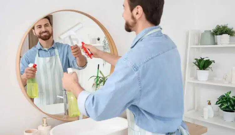 Como deixar o espelho do banheiro sempre limpinho após o banho