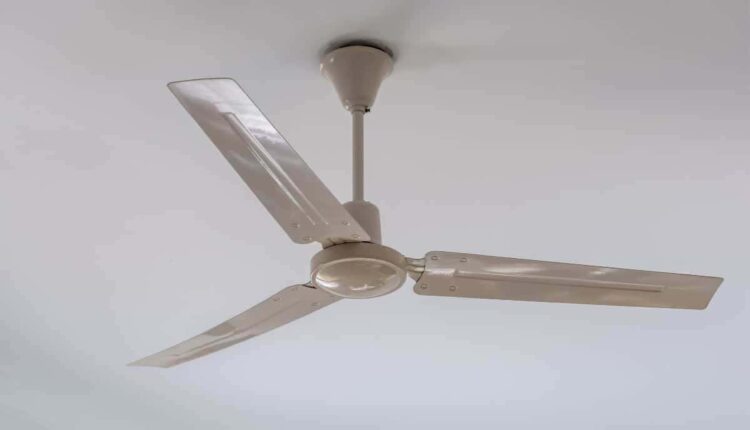 Como limpar ventilador de teto sem sujar a casa toda