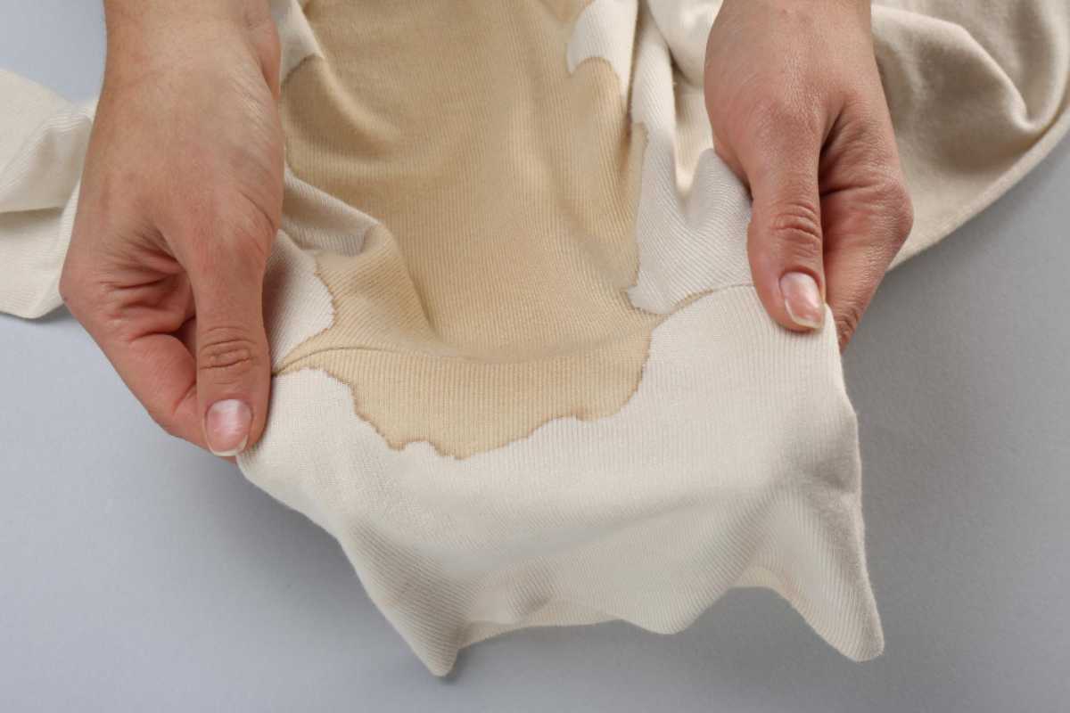 Como tiro manchas de gordura das roupas? Descobri um truque infalível