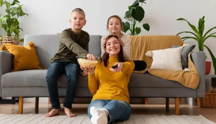 Descubra Como Decorar uma Sala de TV de Forma Aconchegante e Moderna