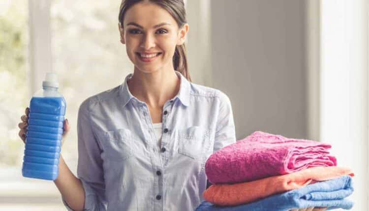 Roupas cheias de bolinhas? Veja como evitar sem gastar a mais