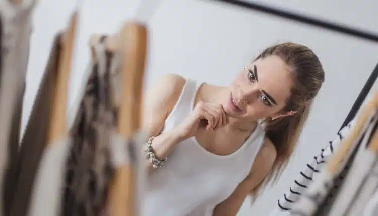 Guarda-roupa bagunçado? Veja como deixá-lo prático sem stress
