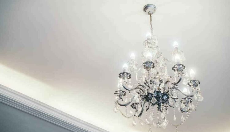 Lustre pendente: como acertar na escolha e valorizar seu espaço