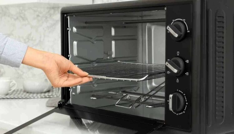 Micro-ondas ou forno elétrico? Veja qual facilita mais sua rotina
