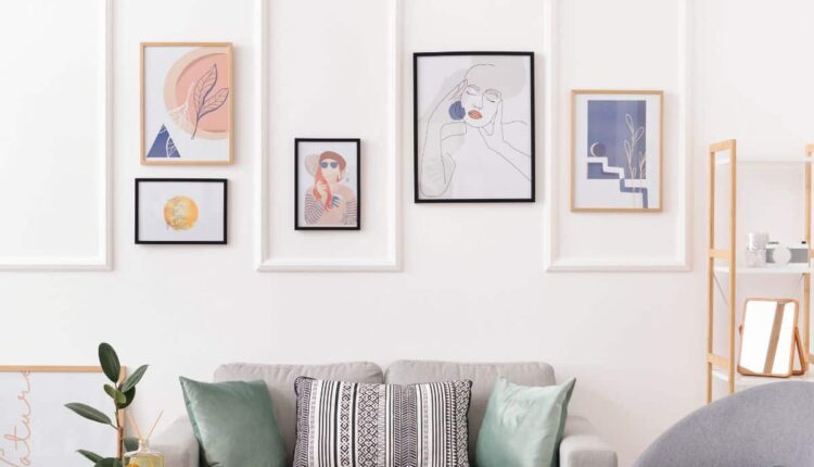 Um jeito fácil de deixar a parede linda usando quadros