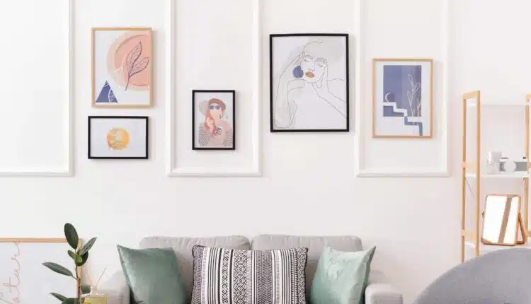 Um jeito fácil de deixar a parede linda usando quadros