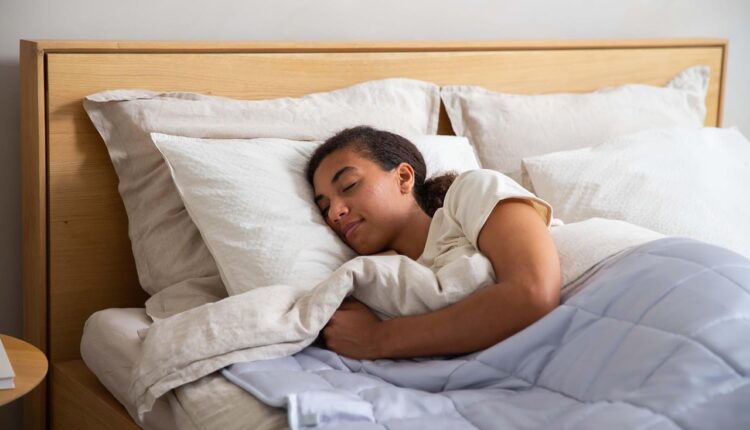 Edredom ou cobertor: qual aquece mais nas noites frias?