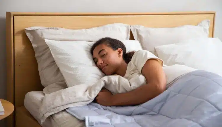 Edredom ou cobertor: qual aquece mais nas noites frias?